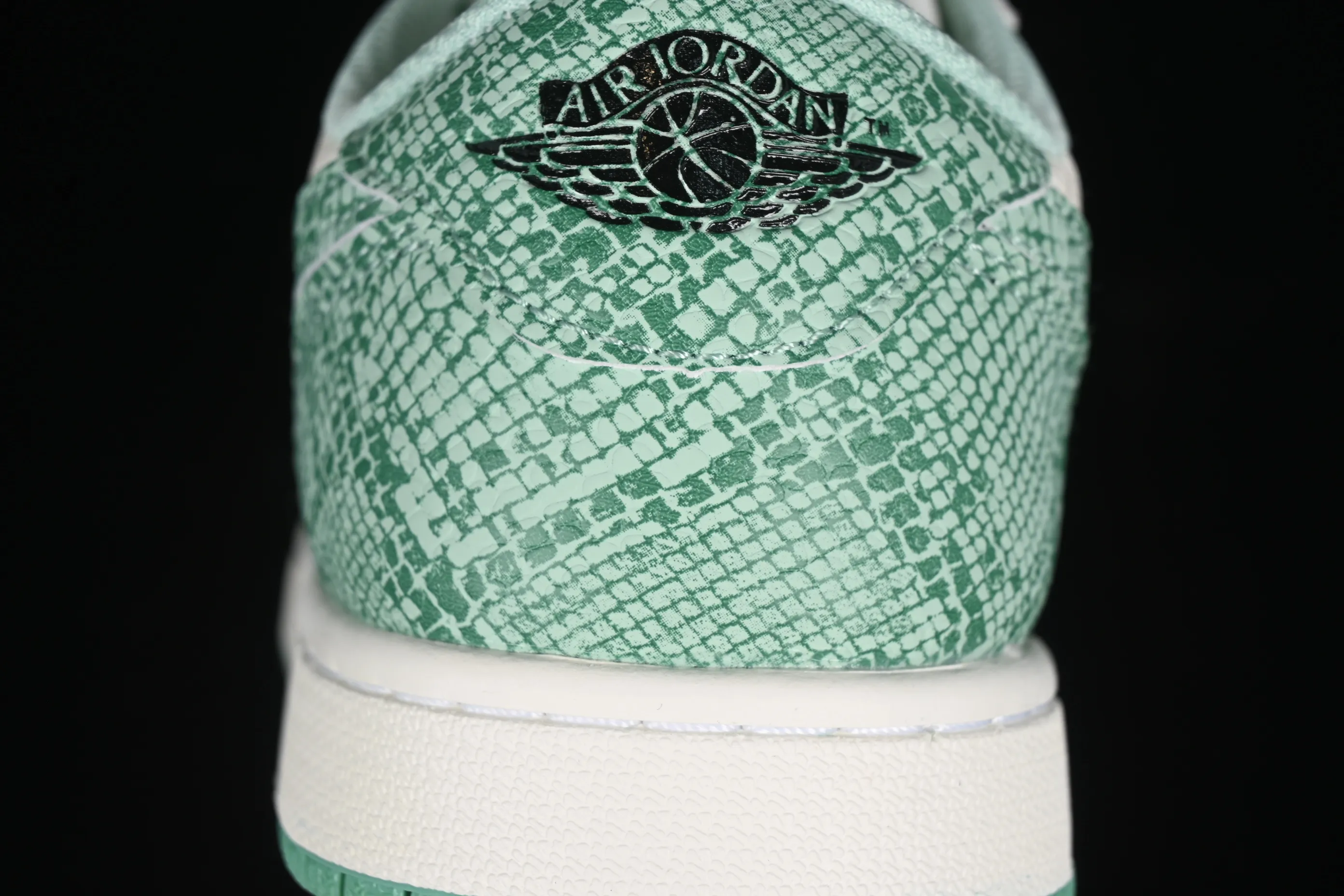 All Categories Air Jordan Jordan Series Basketball Shoes Air Jordan 1 Low Air Jordan 1 Low OG AJ1 Joe 1 Year of the Snake Limited Green Snake Low-top Retro Basketball Shoes HF3144-100
